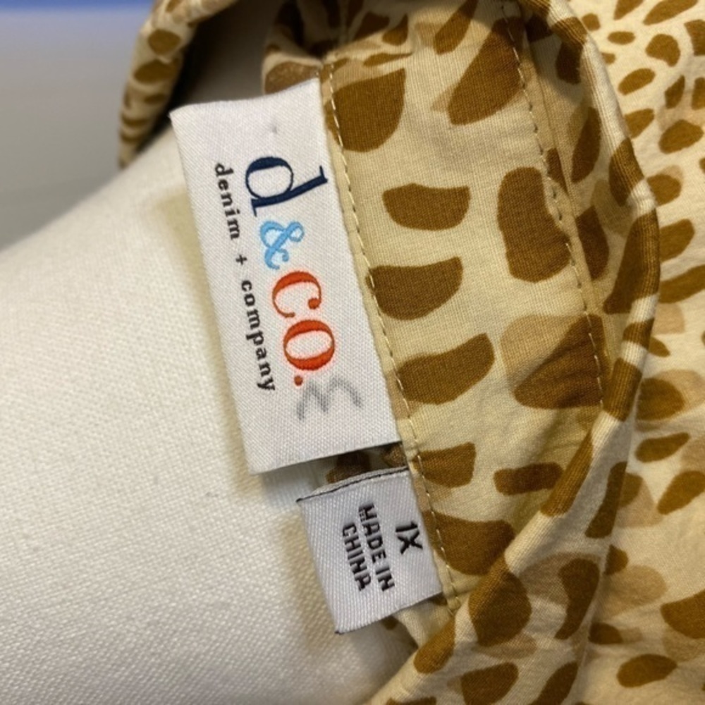 D & Co. Women's Plus Leopard Button Down Shirt - Picture 3 of 7